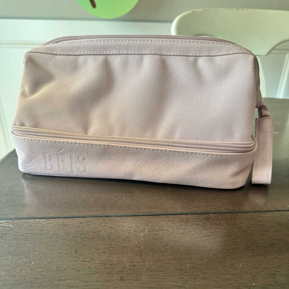 Pink Beis Dopp Kit